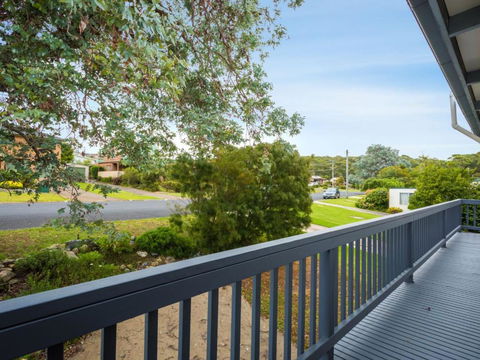 Pet Friendly Beach House At Kianga - Timeshare Accommodation 1