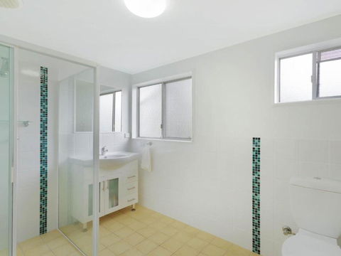 Pet Friendly Beach House At Kianga - Timeshare Accommodation 2