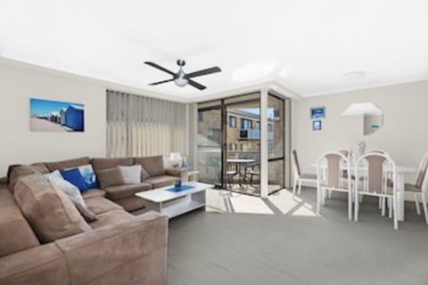 Sundowner Apartment 10 - Timeshare Accommodation 0