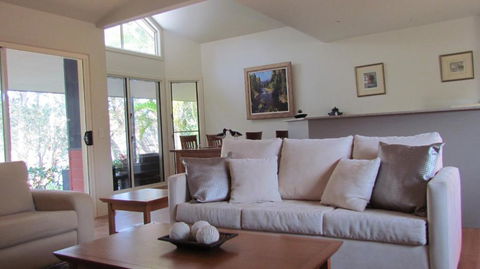 Lake Russell Lakeside Retreat - Timeshare Accommodation 2