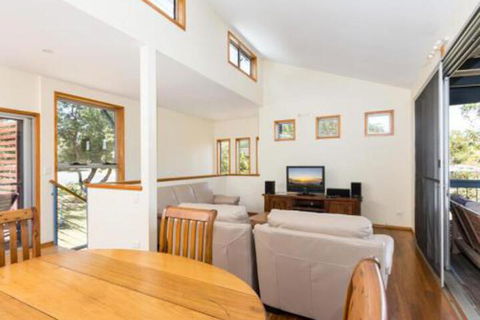 Blue Poles (Pets Allowed) - Timeshare Accommodation 2