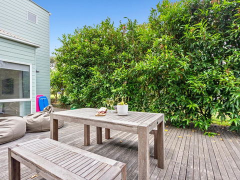 The Boathouse Comfortable Beachfront Home - Timeshare Accommodation 4
