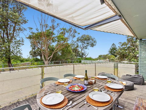 The Boathouse Comfortable Beachfront Home - Timeshare Accommodation 1