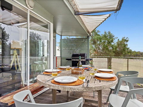 The Boathouse Comfortable Beachfront Home - Timeshare Accommodation 6