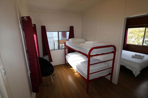 Waterfront Cottages - Timeshare Accommodation 2