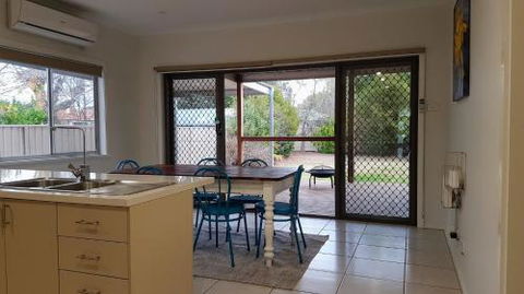Homely Getaways Eighth Street Mildura - Timeshare Accommodation 4