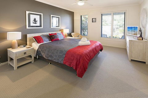Pelican Landing Stunning Lake King Views - Timeshare Accommodation 5
