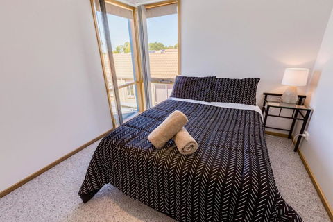 Locanda Canal Frontage With Jetty - Timeshare Accommodation 3