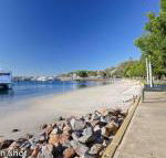 3 Tomaree Street cute 4 bedroom house with aircon in the heart of town