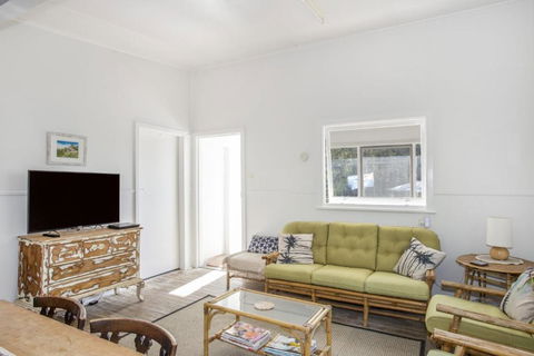 Retro Beach Cottage 681 Murramarang Rd - Timeshare Accommodation 2