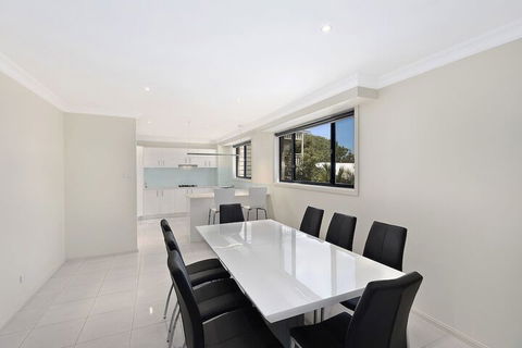 North Entrance Beach House - Timeshare Accommodation 5