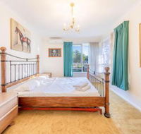 Doncaster Beautiful 4 Bedder walking to Westfield - Timeshare Accommodation