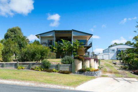 Blue Water Retreat Downstairs - Timeshare Accommodation 7