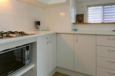 Blue Water Retreat Downstairs - Timeshare Accommodation 5