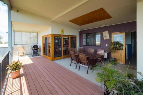 Blue Water Retreat Upstairs - Timeshare Accommodation 0