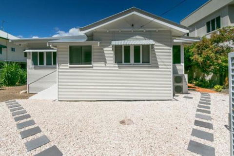 Charming Home By The Sea - Timeshare Accommodation 4