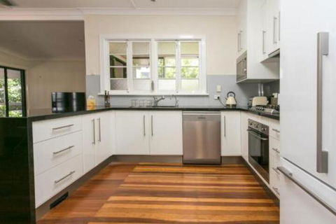 Charming Home By The Sea - Timeshare Accommodation 2