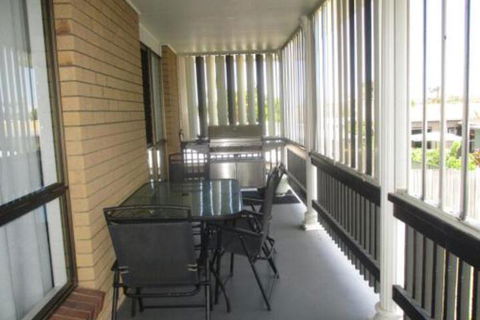 Comfy & Cosy (Upstairs) - Timeshare Accommodation 7