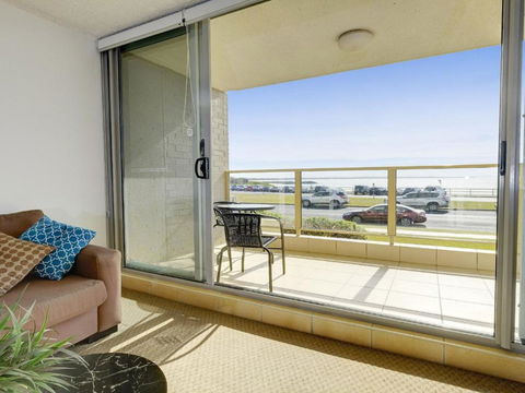 Ebbtide 2 On Main Beach! - Timeshare Accommodation 1