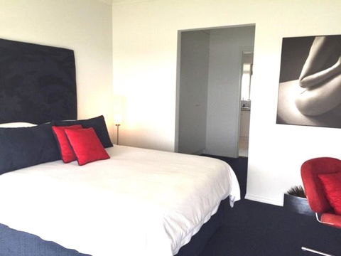 Island Waterfront Getaway WiFi - Timeshare Accommodation 3