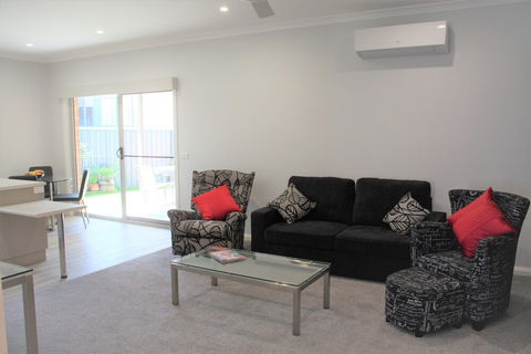 Willow Island Waterfront - Timeshare Accommodation 3