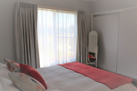 Willow Island Waterfront - Timeshare Accommodation 1