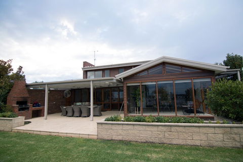 Lake House 61 Mulwala - Timeshare Accommodation 0