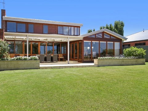 Lake House 61 Mulwala - Timeshare Accommodation 1