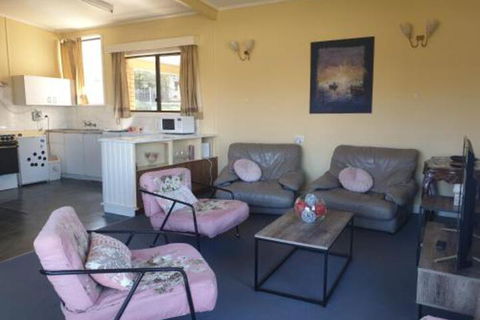 Cozy Beach Weekender - Timeshare Accommodation 2