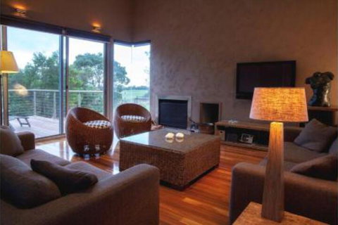 THE Lake House - Surf Side - Timeshare Accommodation 2