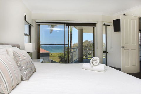 BEACHSIDE MANOR Walk To The Beach - Timeshare Accommodation 3
