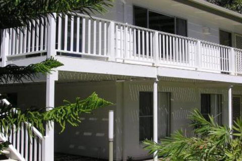 Wonky Pine Beach House NARRWALLEE 4 Bedroom - Timeshare Accommodation 0