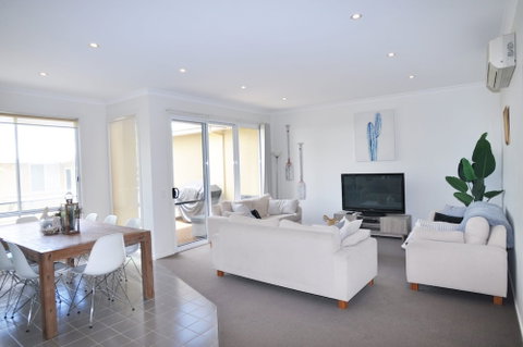 Sandpiper 3 Close TO Beach & Town - Timeshare Accommodation 2