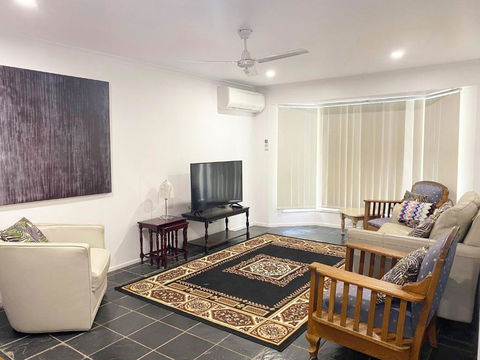 Woorim Secluded Palms Cottage - Timeshare Accommodation 6