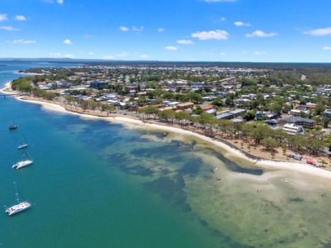 Woorim Secluded Palms Cottage - Timeshare Accommodation 5