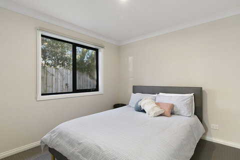 Summer Breeze Free Wifi & Netflix Inlet Side Central Location - Timeshare Accommodation 5