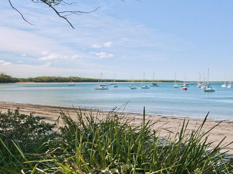 Crystal Blue Views Across The Bay - Timeshare Accommodation 7