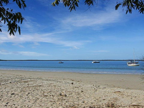 Crystal Blue Views Across The Bay - Timeshare Accommodation 4