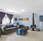 The Burra Break 3 minute walk to beach access - Timeshare Accommodation