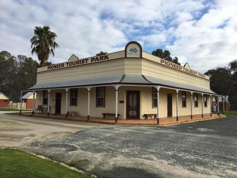 Deniliquin Pioneer Tourist Park - Timeshare Accommodation 1