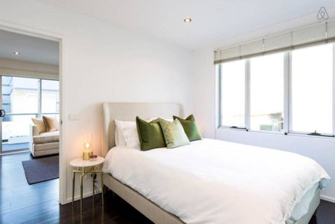 Penthouse At Graffiti Laneways & Top Restaurants - Timeshare Accommodation 4