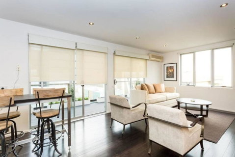 Penthouse At Graffiti Laneways & Top Restaurants - Timeshare Accommodation 6