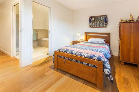 BAY VIEWS On MANNA DROMANA - Timeshare Accommodation 3