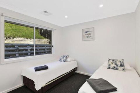 Luxurious Lake Front Long Jetty - Timeshare Accommodation 7