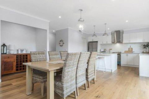 Coastal Luxury Retreat - Timeshare Accommodation 2