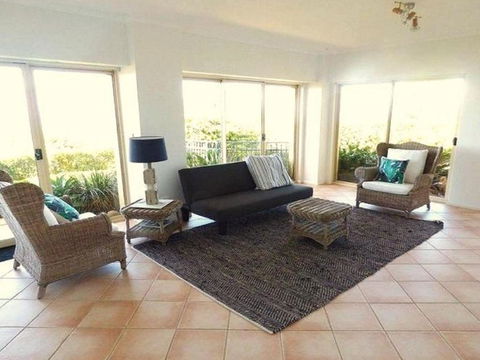 Cliff View 62 Forresters Beach Road - Timeshare Accommodation 6