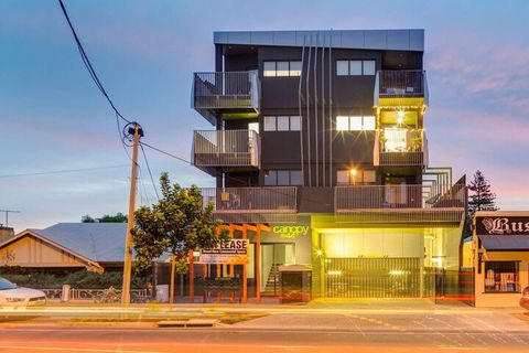 Canopy At 44 Minutes From The CBD Train & Cafes Wifi Nespresso Amenities - Timeshare Accommodation 2