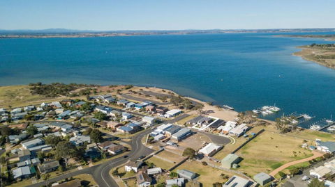 Captains Hideaway Jetty Berth & Pet Friendly - Timeshare Accommodation 1