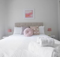 Designer Warm Homeatmooneepondsparking / wifi