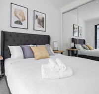 Taste of Art Stunning Townhouse Stayatmoonee Ponds